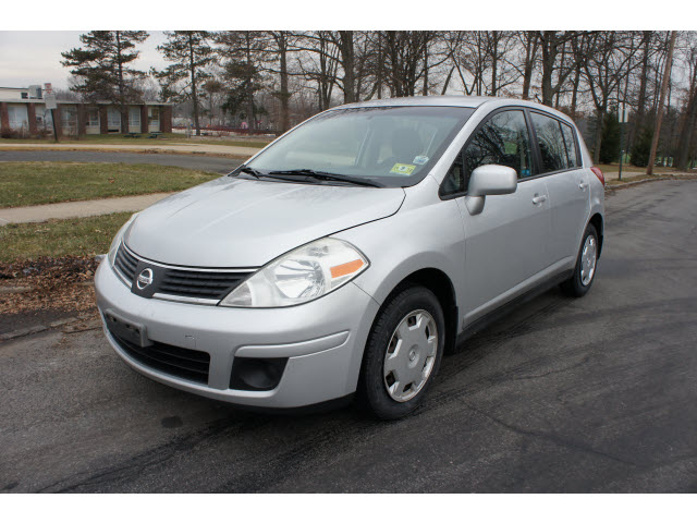 Nissan Versa 2007 photo 1