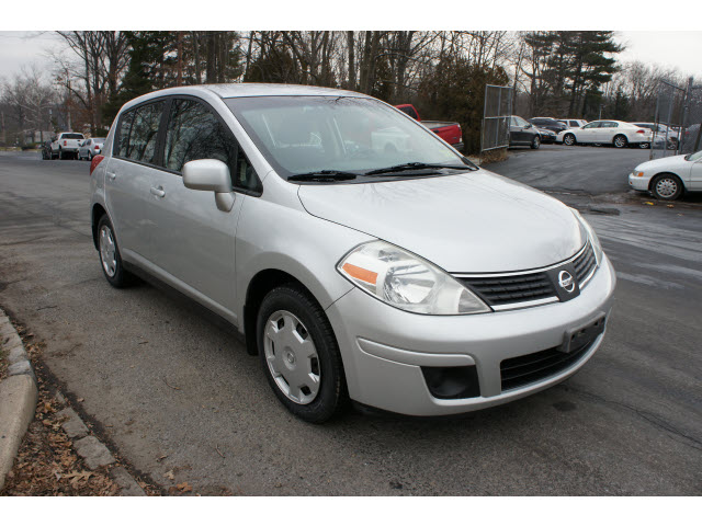 Nissan Versa 2007 photo 3