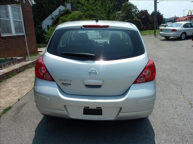 Nissan Versa 2007 photo 2