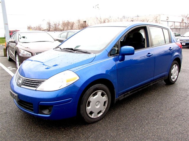 Nissan Versa 2007 photo 1