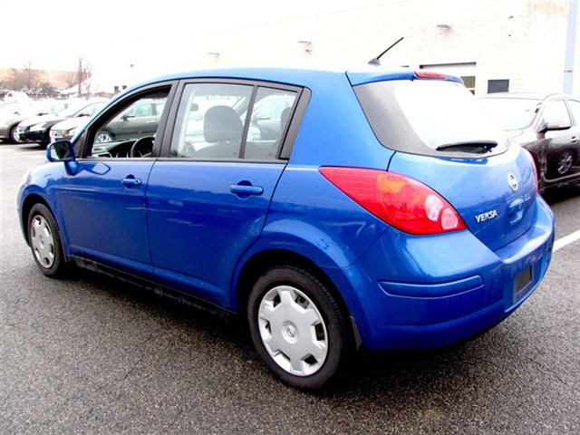 Nissan Versa 2007 photo 2