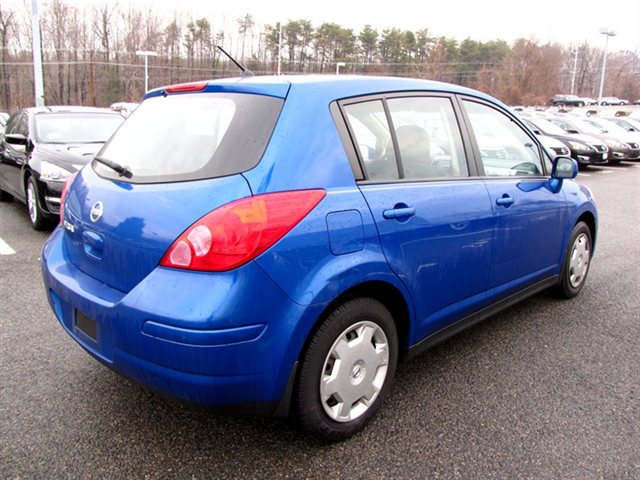 Nissan Versa 2007 photo 3