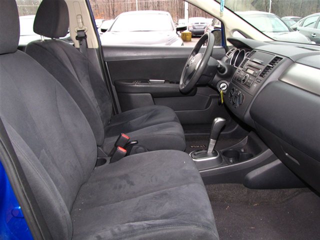 Nissan Versa 2007 photo 4