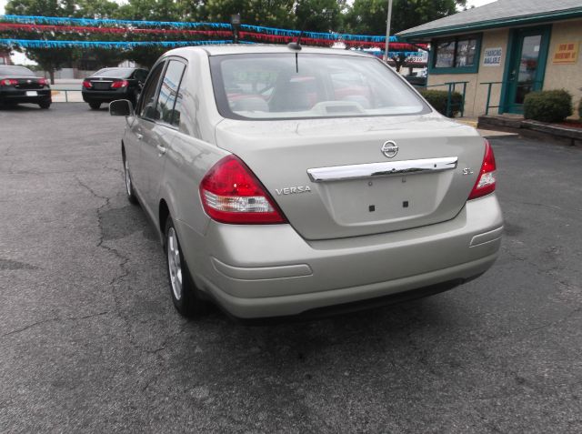 Nissan Versa 2007 photo 1