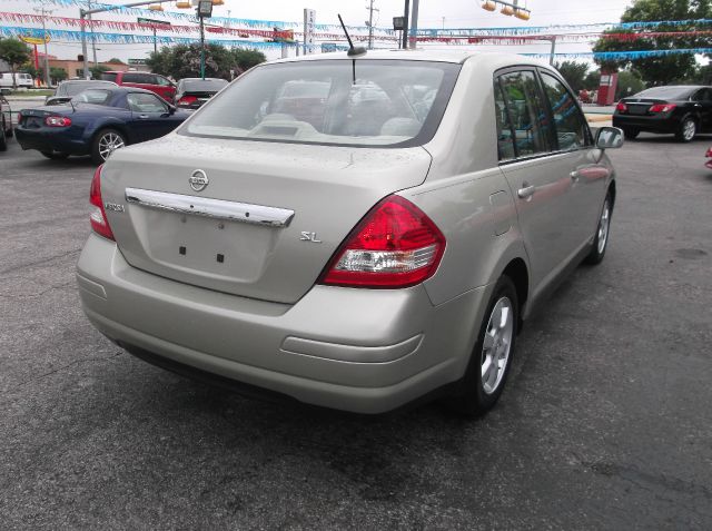 Nissan Versa 2007 photo 2