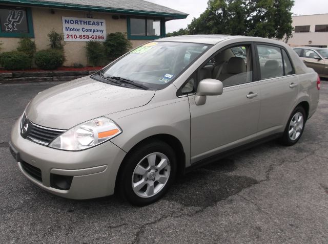 Nissan Versa 2007 photo 3