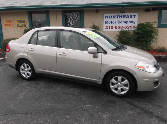 Nissan Versa 2007 photo 4