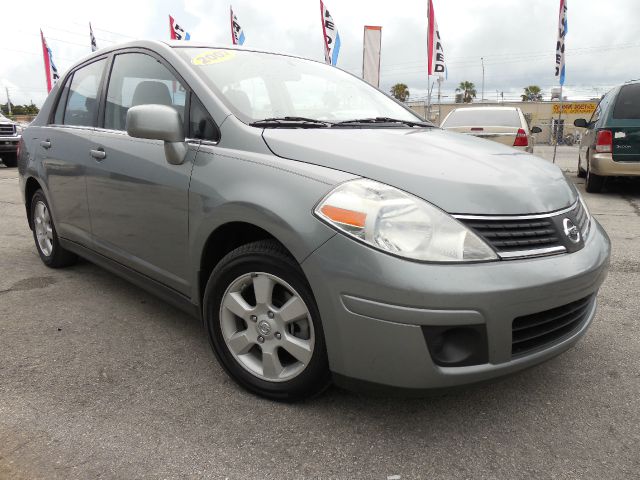 Nissan Versa 2007 photo 1