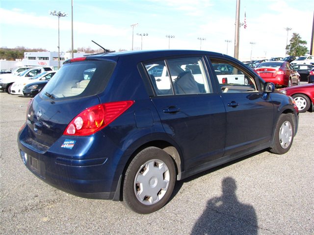 Nissan Versa 2007 photo 3