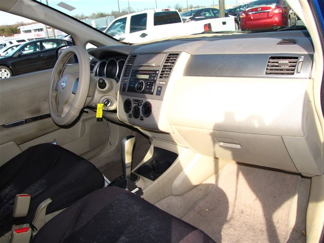 Nissan Versa 2007 photo 4