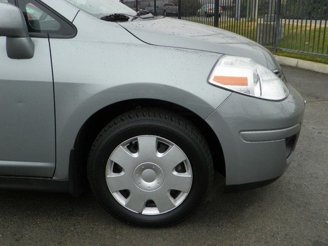 Nissan Versa 2007 photo 2