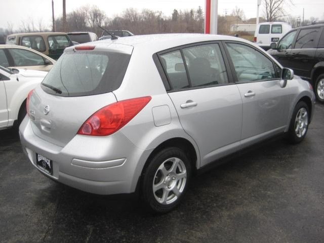 Nissan Versa 2007 photo 2