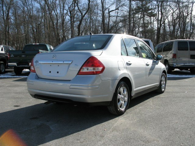 Nissan Versa 2007 photo 4