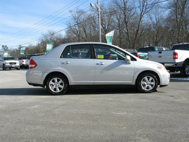 Nissan Versa 2007 photo 3