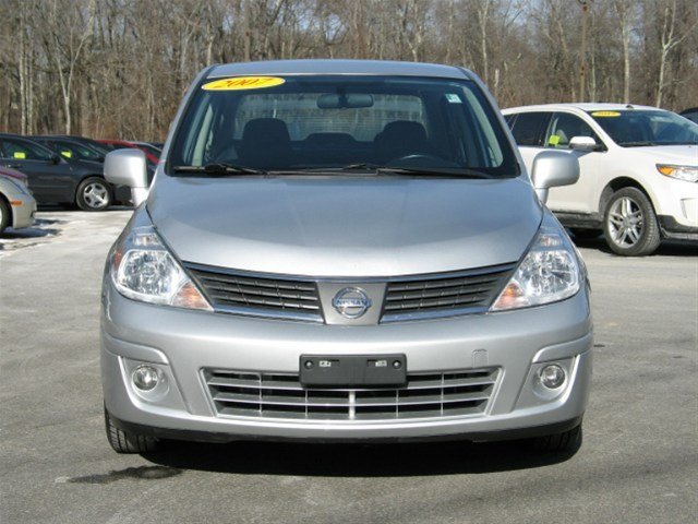 Nissan Versa 2007 photo 1