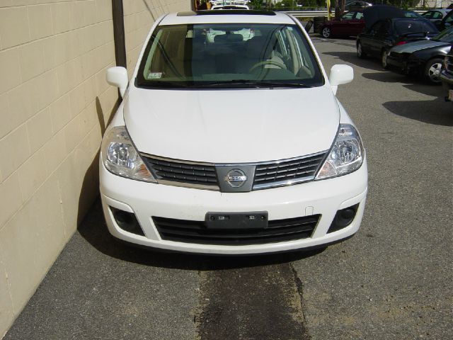 Nissan Versa 2007 photo 1