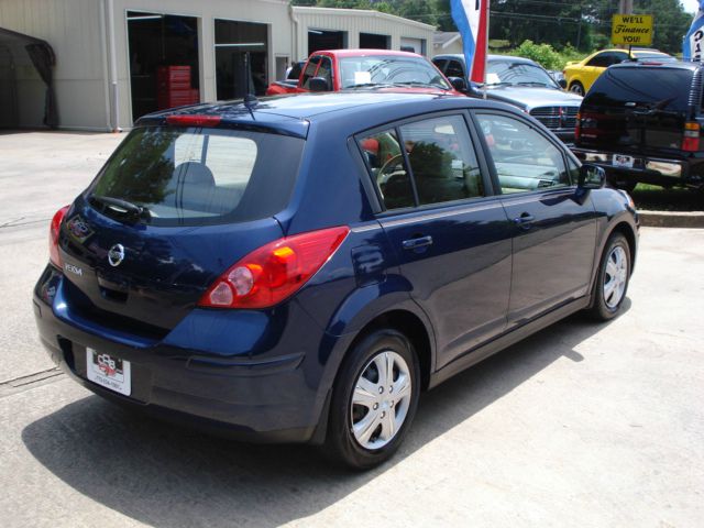 Nissan Versa 2007 photo 2