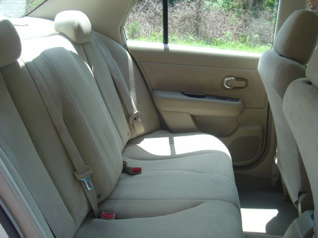 Nissan Versa 2007 photo 13