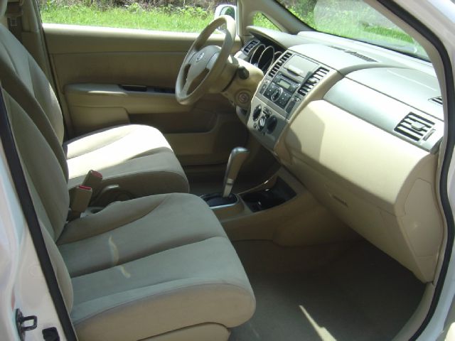 Nissan Versa 2007 photo 14