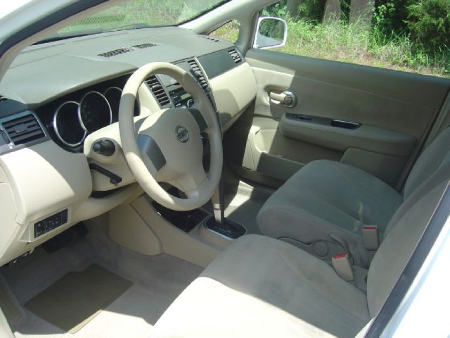 Nissan Versa 2007 photo 18