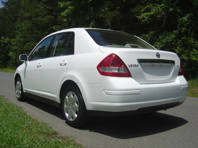 Nissan Versa 2007 photo 20