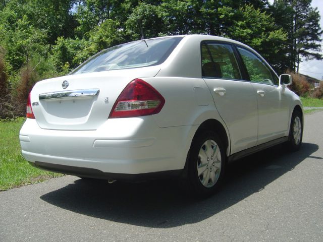 Nissan Versa 2007 photo 22