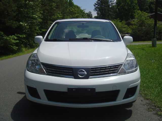 Nissan Versa 2007 photo 24