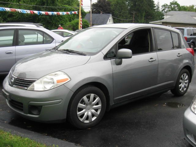 Nissan Versa E43 Hatchback