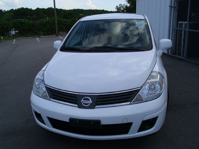 Nissan Versa 2008 photo 1