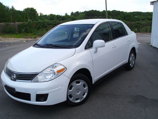 Nissan Versa 2008 photo 3