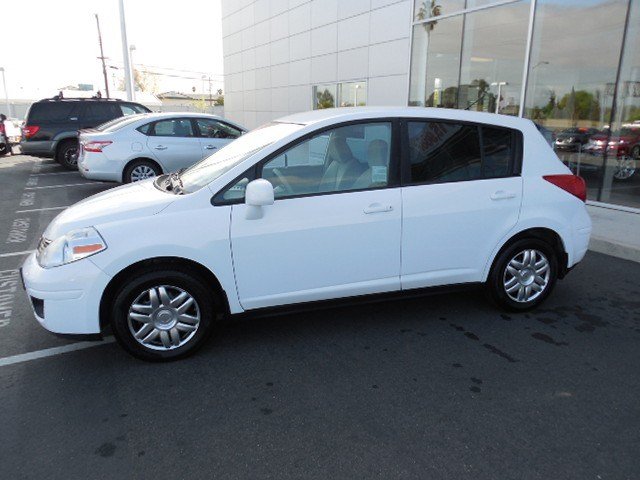 Nissan Versa 2008 photo 2