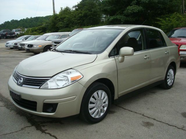 Nissan Versa 2008 photo 1