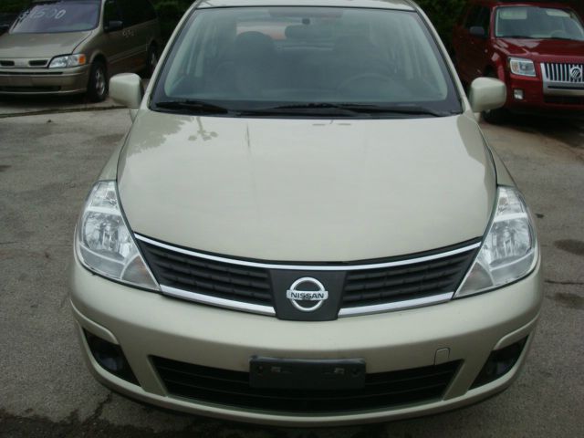 Nissan Versa 2008 photo 3