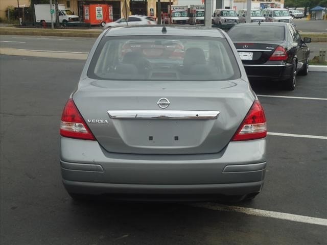 Nissan Versa 2008 photo 5