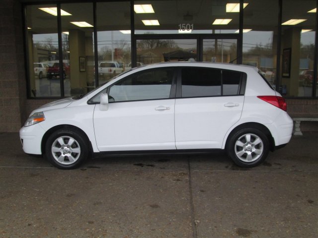 Nissan Versa 2008 photo 4