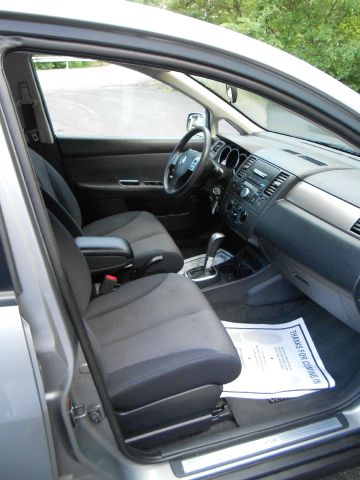 Nissan Versa 2008 photo 18