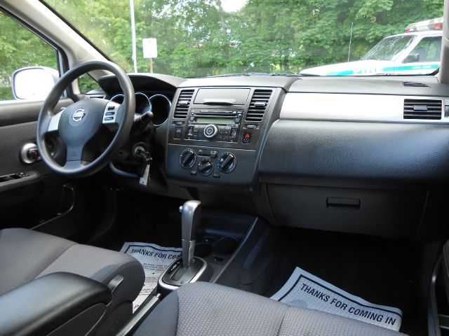 Nissan Versa 2008 photo 19