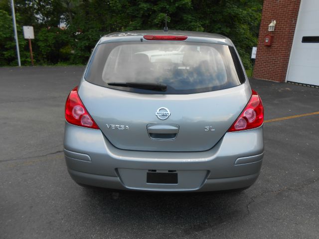 Nissan Versa 2008 photo 2