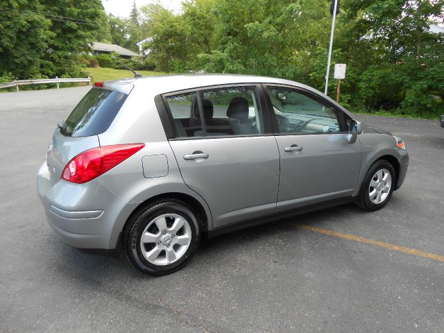 Nissan Versa 2008 photo 3