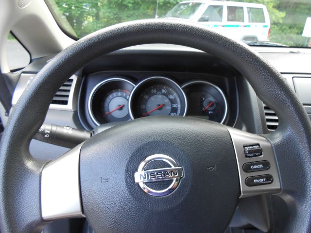 Nissan Versa 2008 photo 6