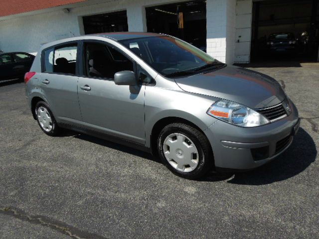 Nissan Versa 2008 photo 3