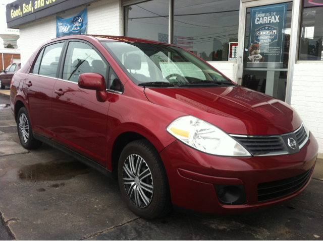 Nissan Versa 2008 photo 2