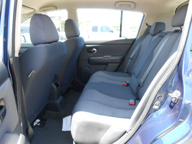 Nissan Versa 2008 photo 3