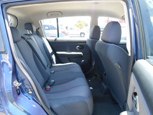 Nissan Versa 2008 photo 8