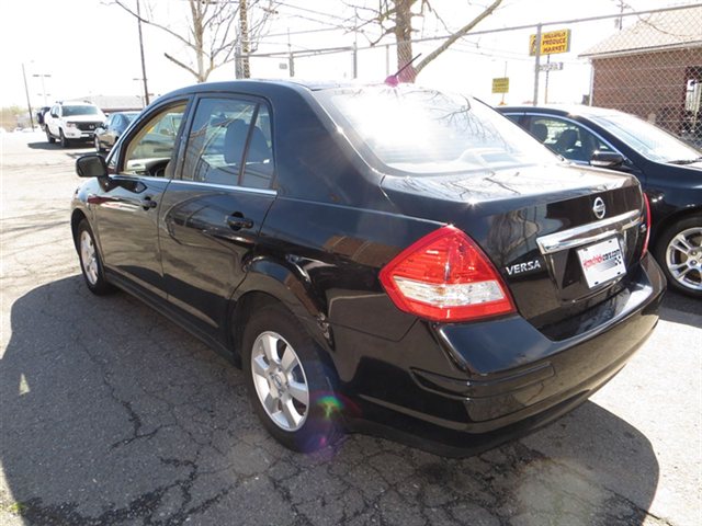 Nissan Versa 2008 photo 1