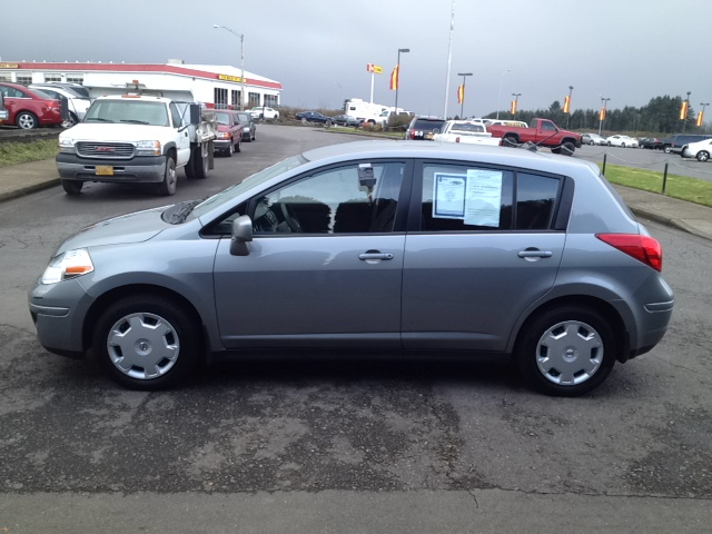 Nissan Versa 2008 photo 2