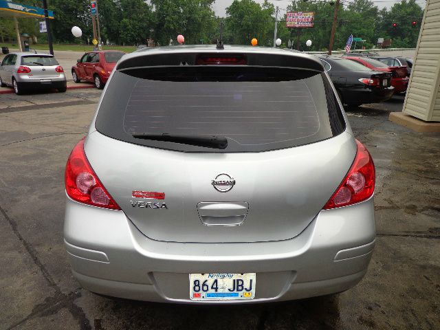 Nissan Versa 2008 photo 3