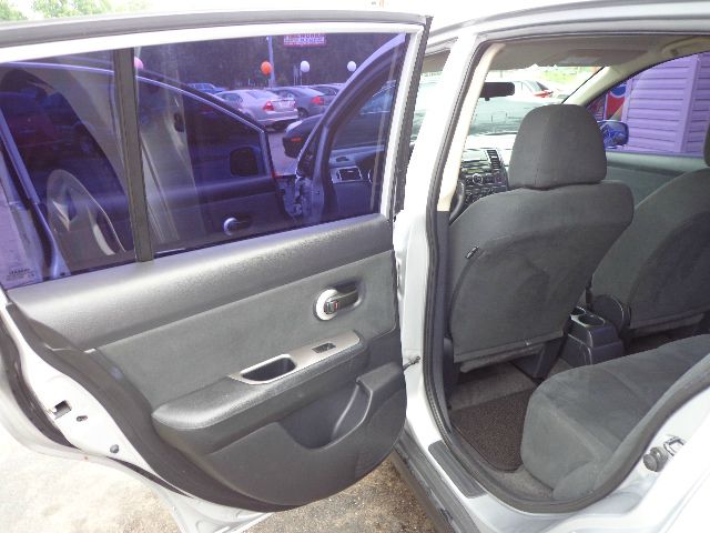 Nissan Versa 2008 photo 4