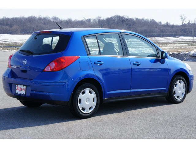 Nissan Versa 2008 photo 2