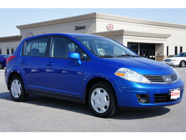 Nissan Versa 2008 photo 3